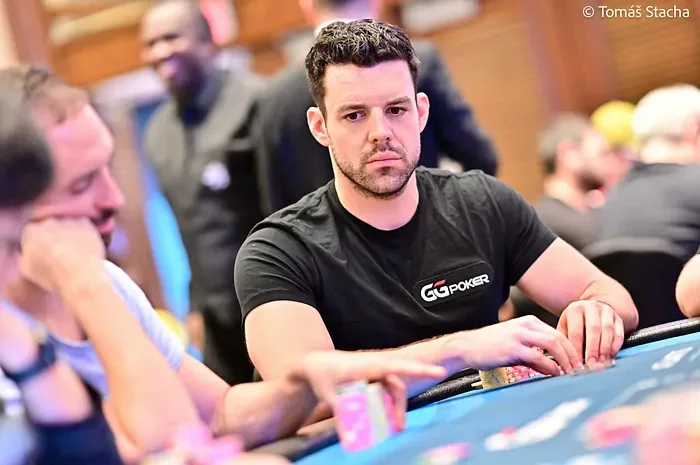 Kevin Martin in a GGPoker shirt at a live tournament