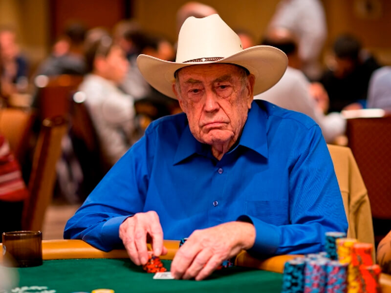 Doyle Brunson bloqueia Doug Polk no Twitter após zombar de sua religião