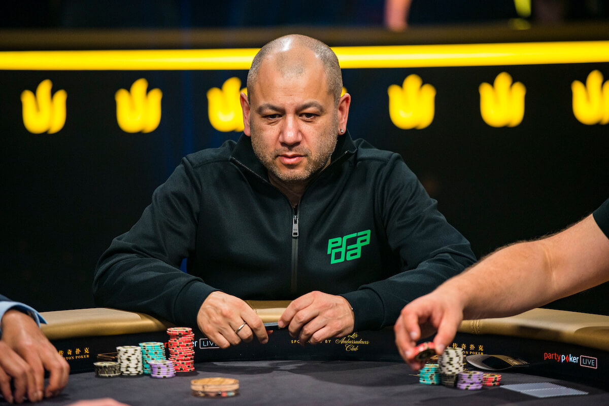 Rob Yong perde $ 1.000.000 ao apostar em Daniel Negreanu na prop bet High Stakes Feud