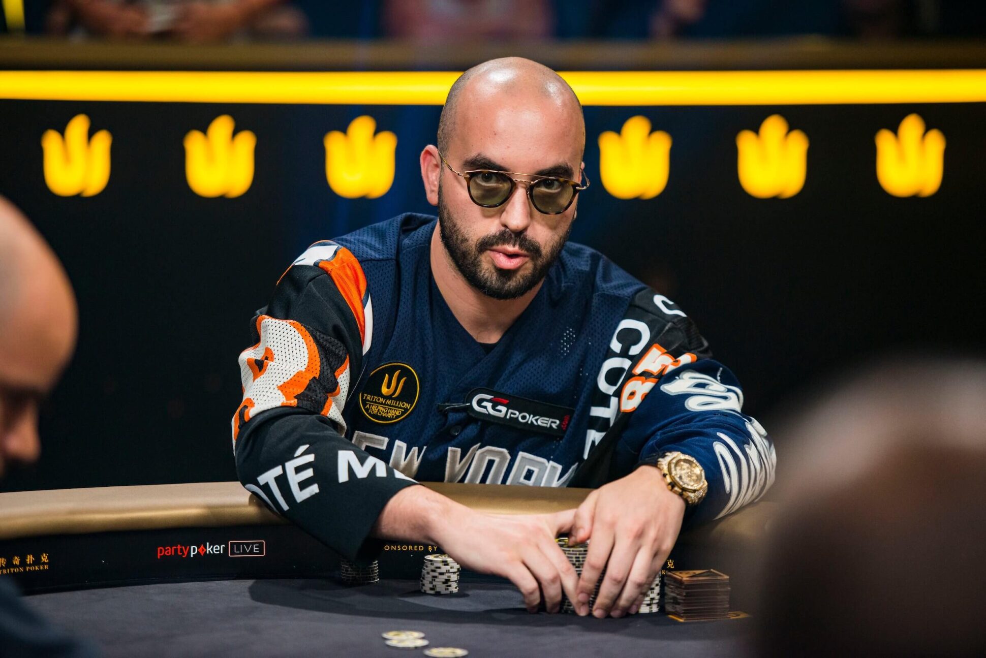 Bryn Kenney challenges Phil Hellmuth to a $1,000,000 heads-up match