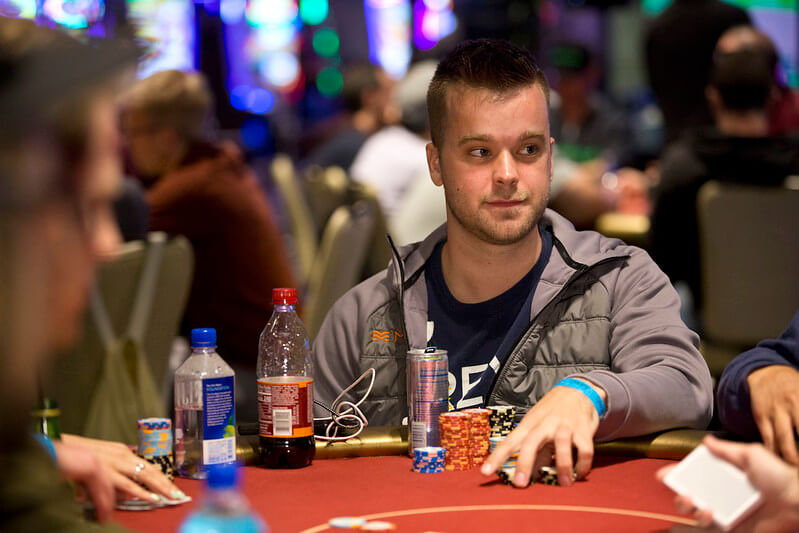 Patrik Serda foi lançado por outros jogadores de pôquer como vigarista que possui cerca de US$3 Milhões