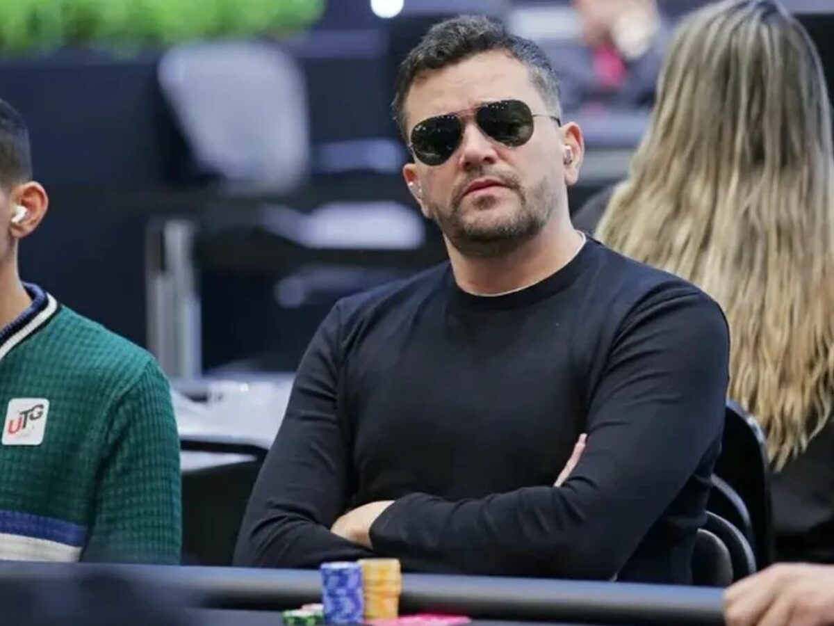 Rafael-Caiaffa-suspended-from-LAPT-for-adding-poker-chips-during-the-tournament.jpg