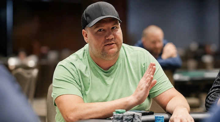 Shaun Deeb Shaun Deeb arguing at the poker table