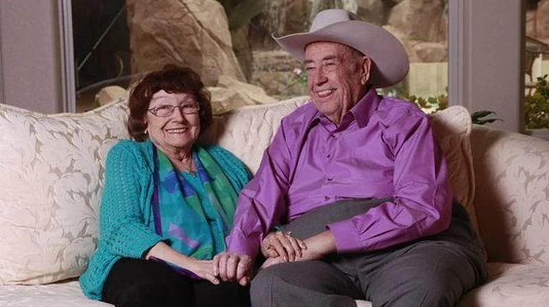 Doyle Brunson with his wife Louise Brunson