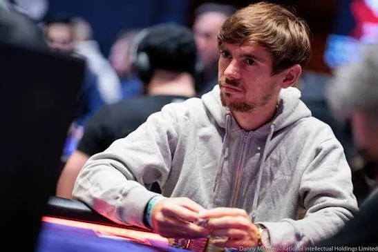 Fedor Holz concentrating during a live poker hand