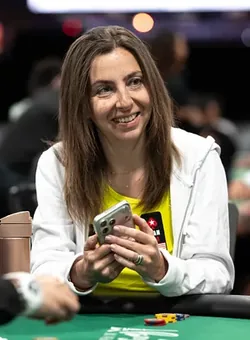 Maria Konnikova portrait headshot