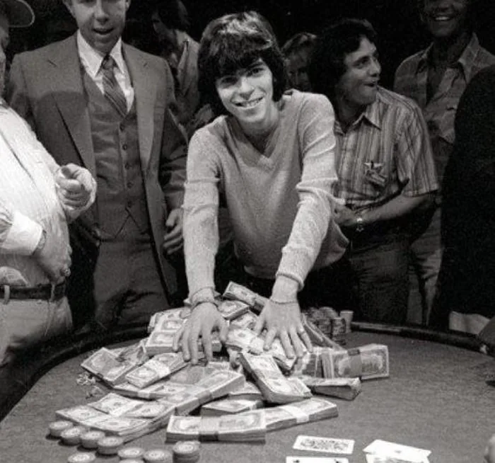 Stu Ungar 1980 WSOP Main Event A 26-year-old Stu Ungar with his first WSOP Main Event winnings in 1980