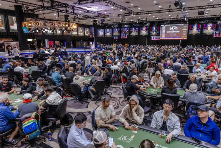 WSOPMECrowd1 WSOPMECrowd1