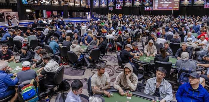 WSOPMECrowd1b