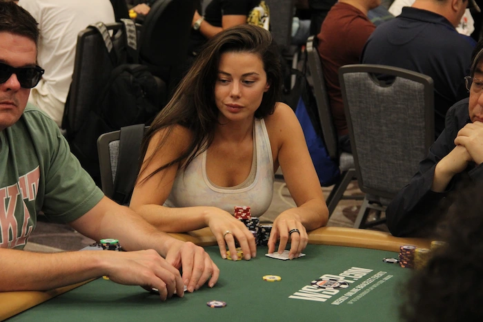 Samantha Abernathy’s Net Worth & Poker Career Earnings